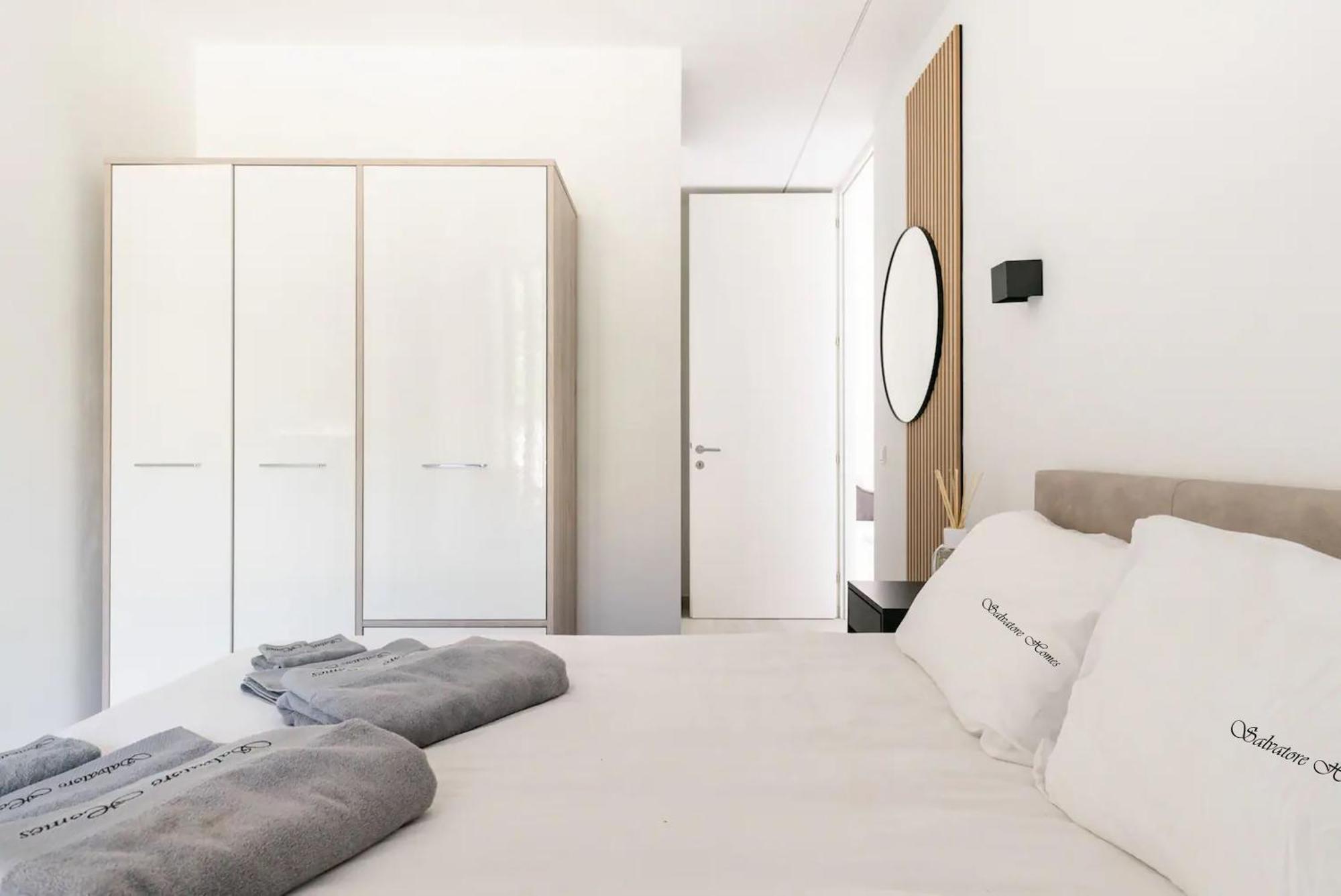 Salvatorehomes - Luxurious Dreamview Waterfront Apartment In Torri Del Benaco With Pool - Casa Azura - A 5 Star Luxury Collection At Lake Garda Exterior foto
